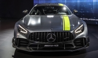 Mercedes AMG GT R Pro أجدد سيارة رياضية من مرسيدس بنز