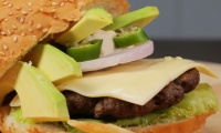 البرجر المكسيكي بالأفوكادو